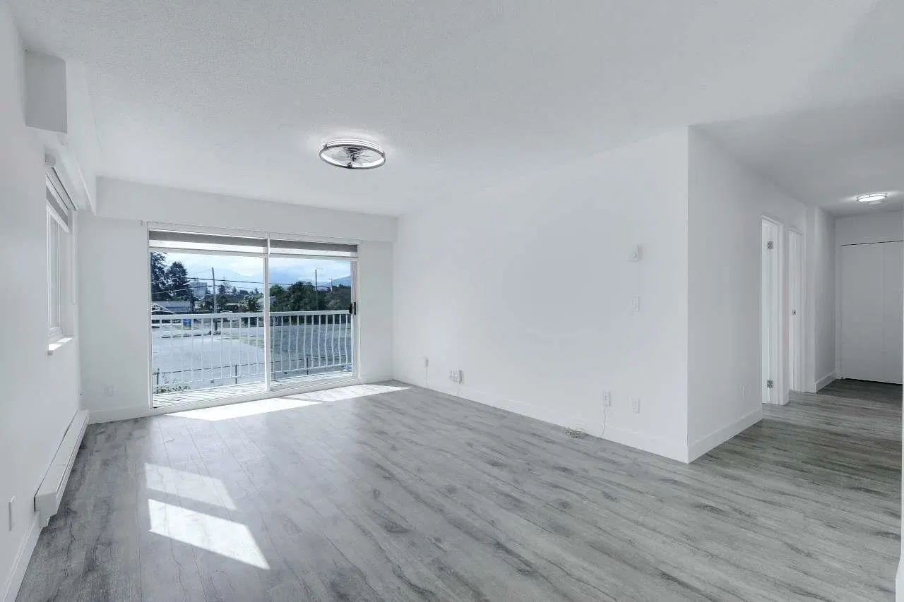 Photo 5 of 27 at #7 – 46210 Margaret Avenue