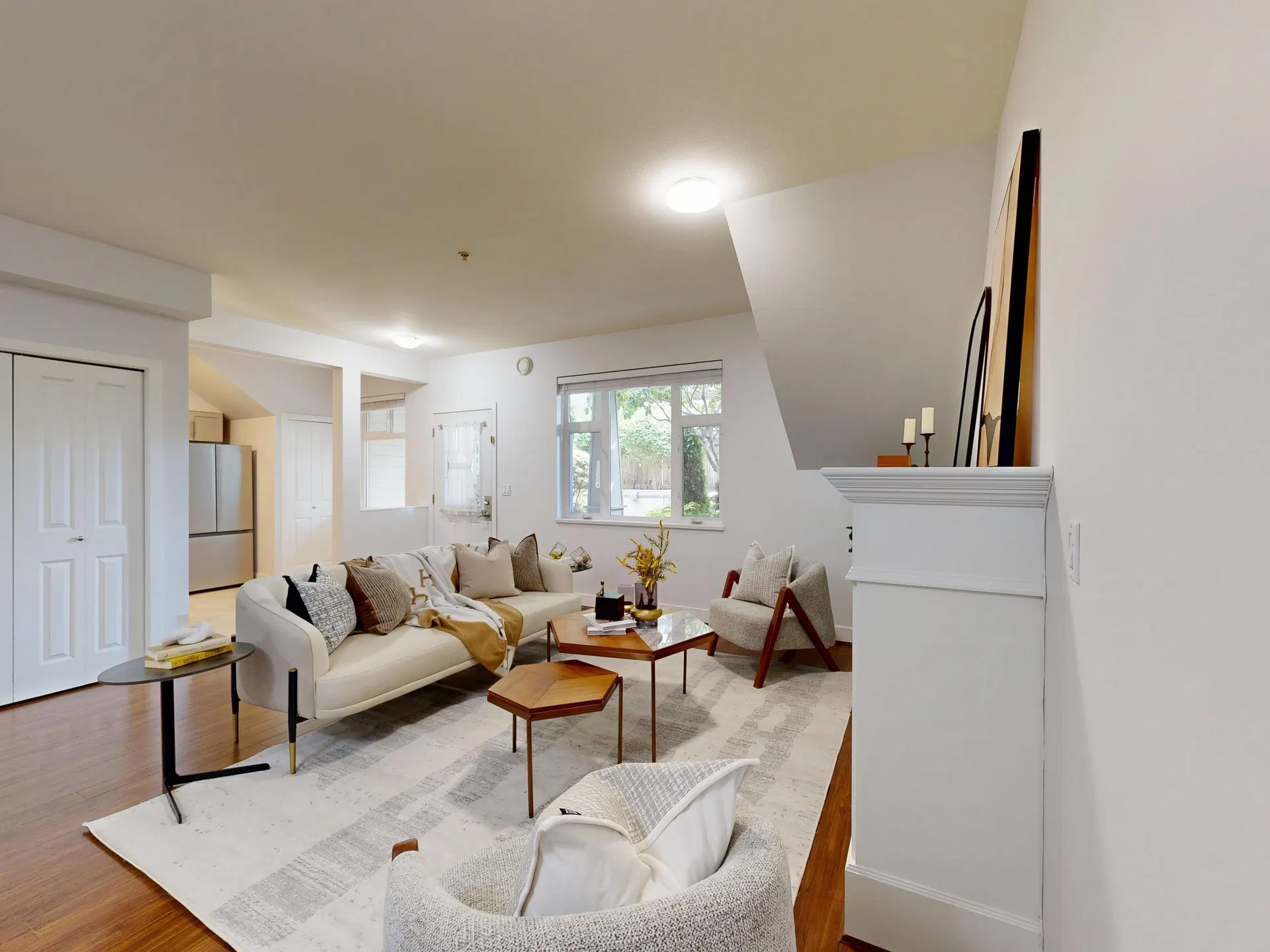 Photo 3 of 34 at #305 – 4468 Albert Street