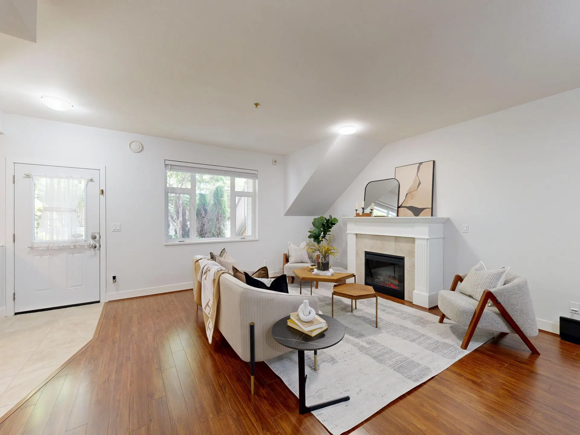 Photo 5 of 34 at #305 – 4468 Albert Street