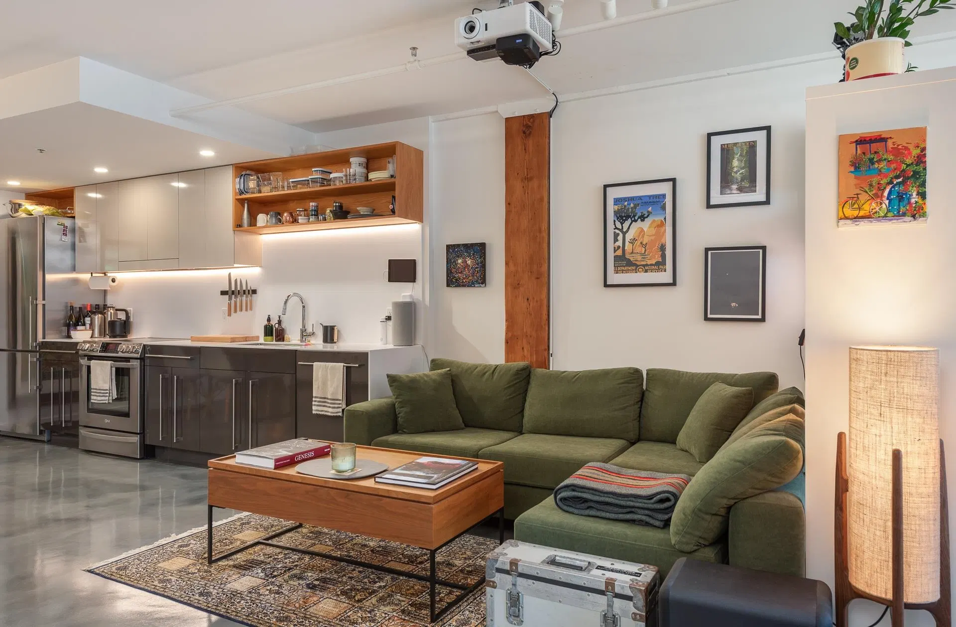 L2 – 2556 Hastings Street