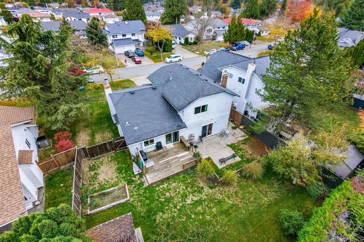 Photo 3 of 40 at 15276 95 Avenue