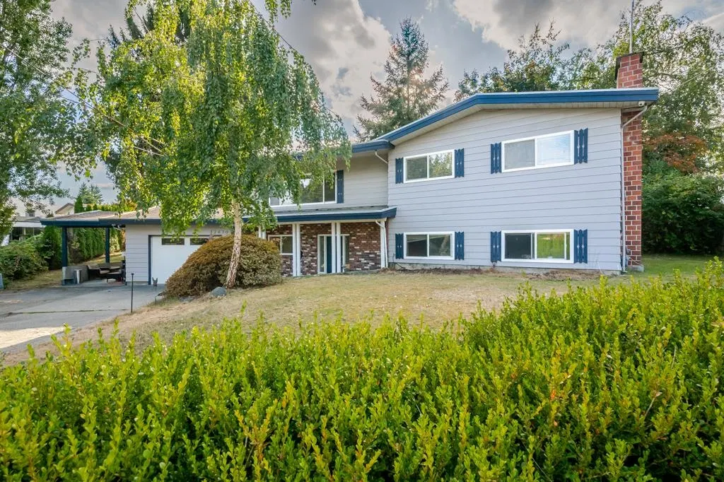 Photo 1 of 38 at 32670 Avalon Crescent