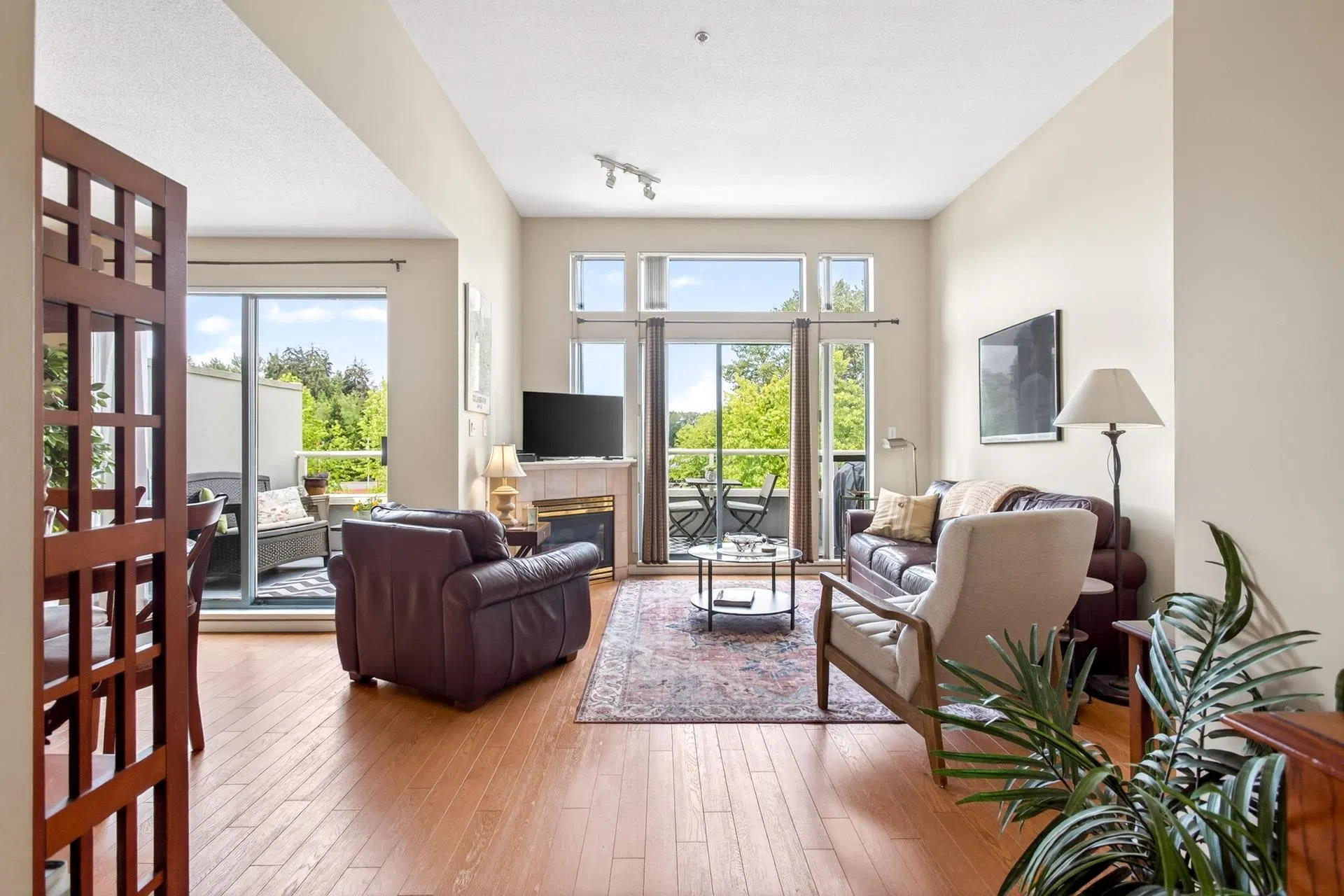 Photo 4 of 34 at #409 – 220 Newport Drive