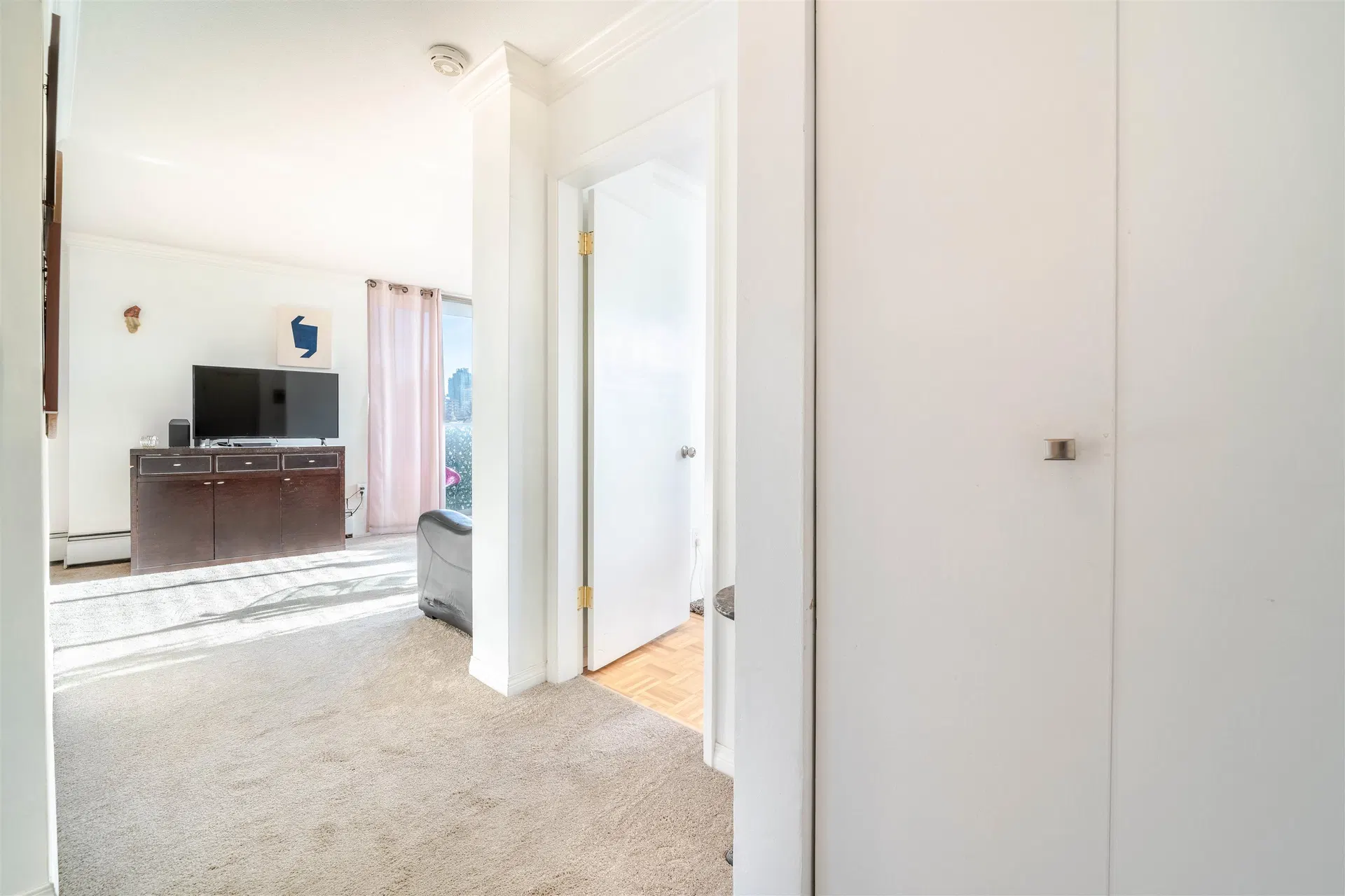 Photo 5 of 24 at #605 – 1251 Cardero Street
