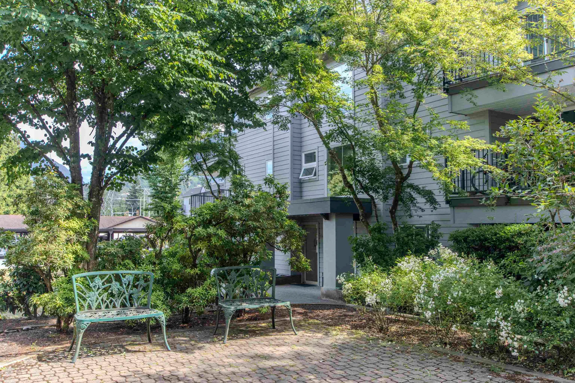 Photo 2 of 16 at C308 – 40140 Willow Crescent