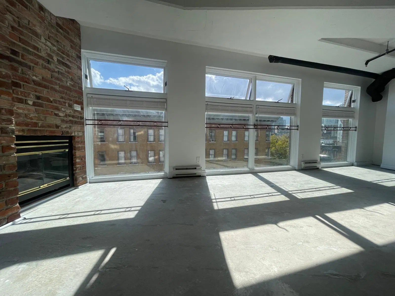 Photo 1 of 24 at #704 – 27 Alexander Street