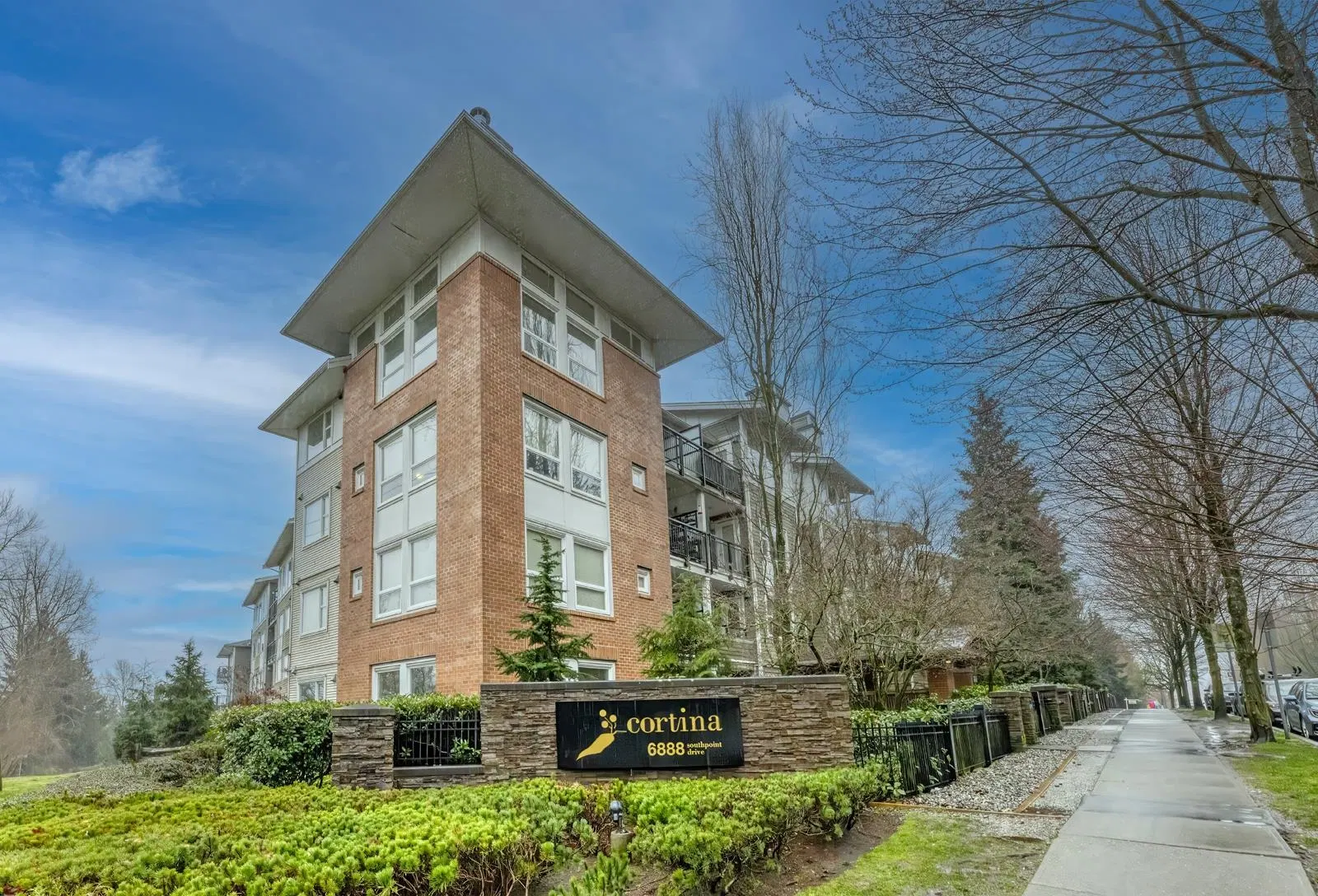 #209 – 6888 Southpoint Drive