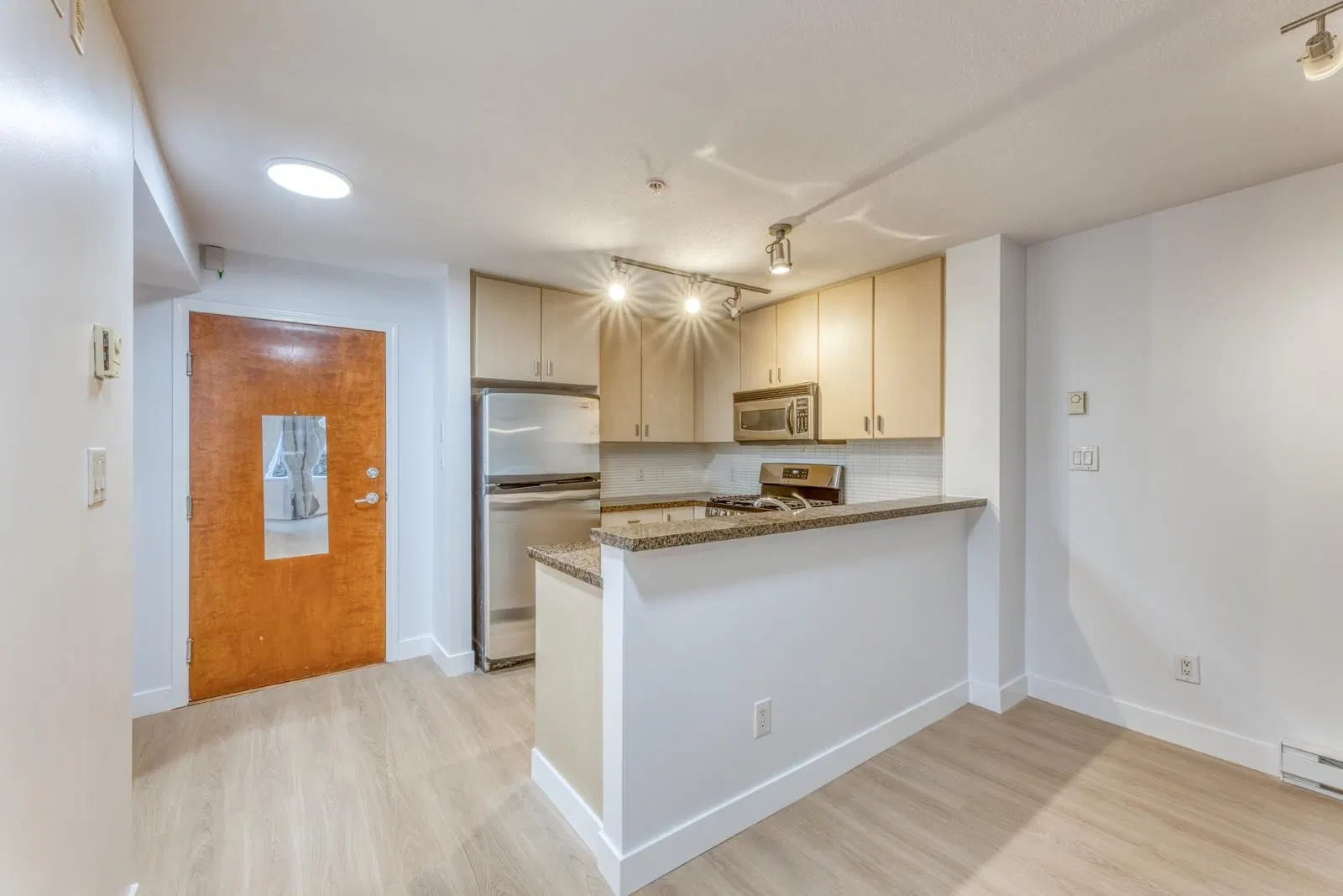 Photo 3 of 23 at #209 – 6888 Southpoint Drive