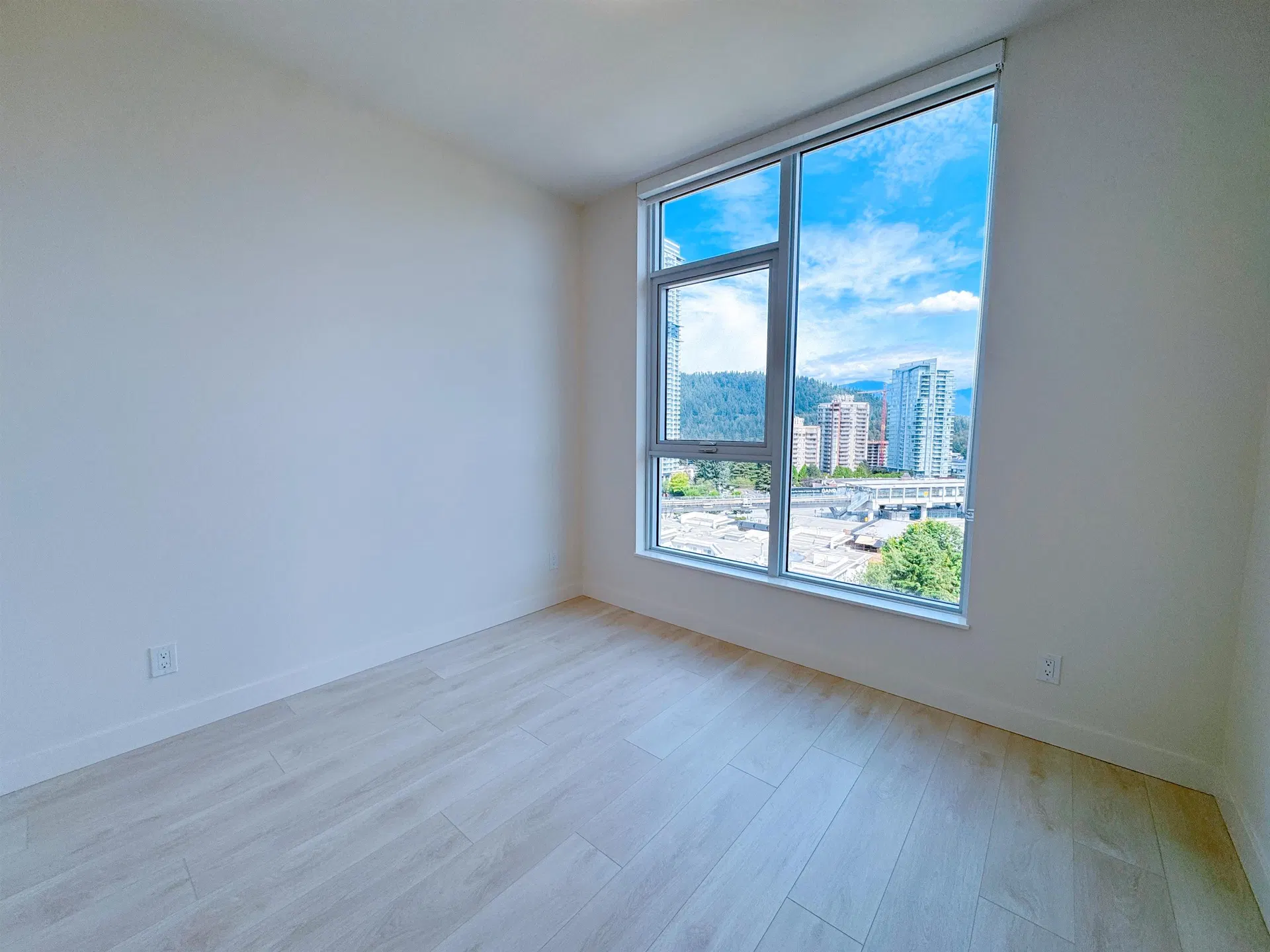 Photo 5 of 19 at #1209 – 537 Cottonwood Avenue