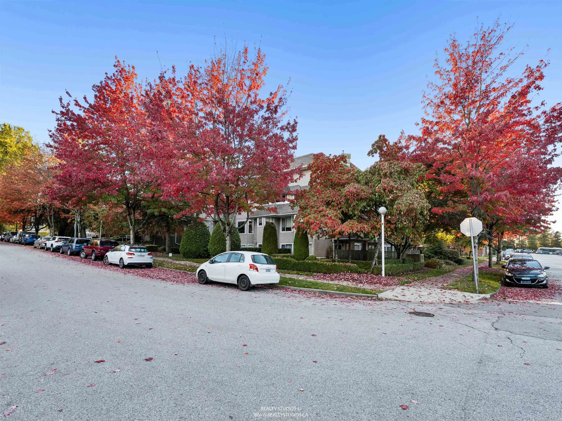 Photo 5 of 39 at #504 – 3183 Esmond Avenue