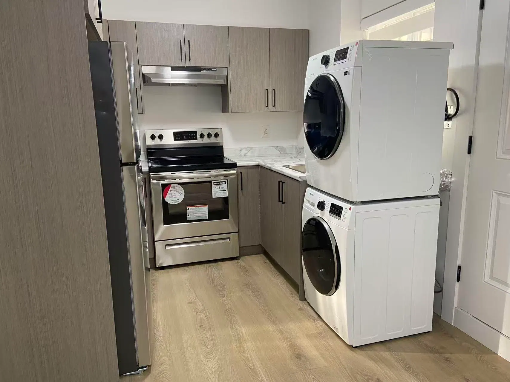Photo 4 of 14 at Basement rental – 16794 20a Avenue