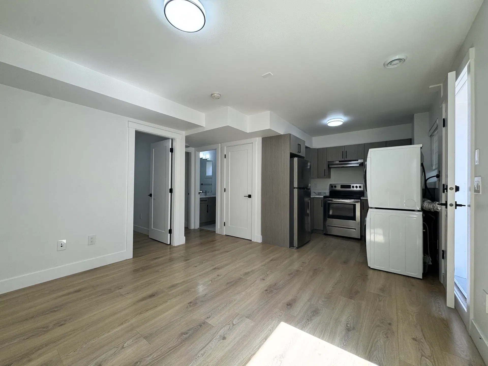 Photo 5 of 14 at Basement rental – 16794 20a Avenue