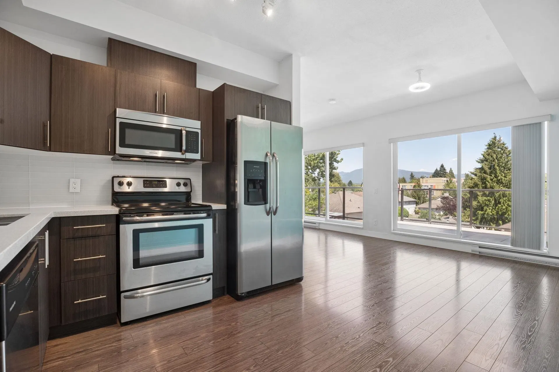 Photo 4 of 34 at #402 – 12070 227 Street