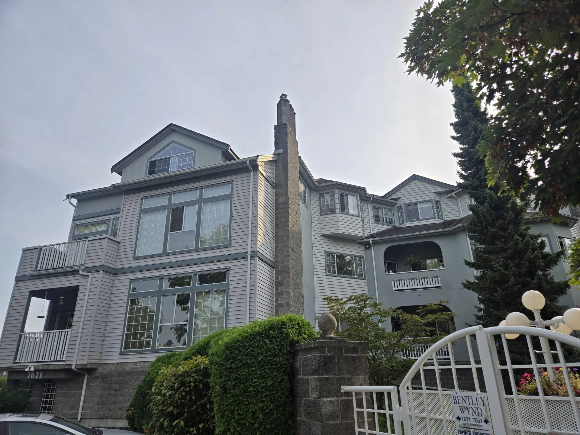 #302 – 7651 Abercrombie Drive