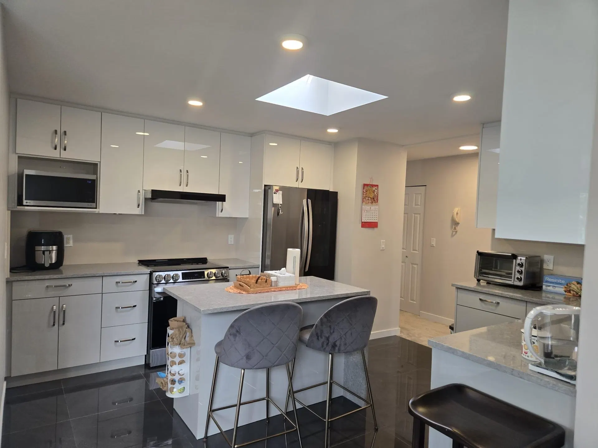 Photo 5 of 31 at #302 – 7651 Abercrombie Drive