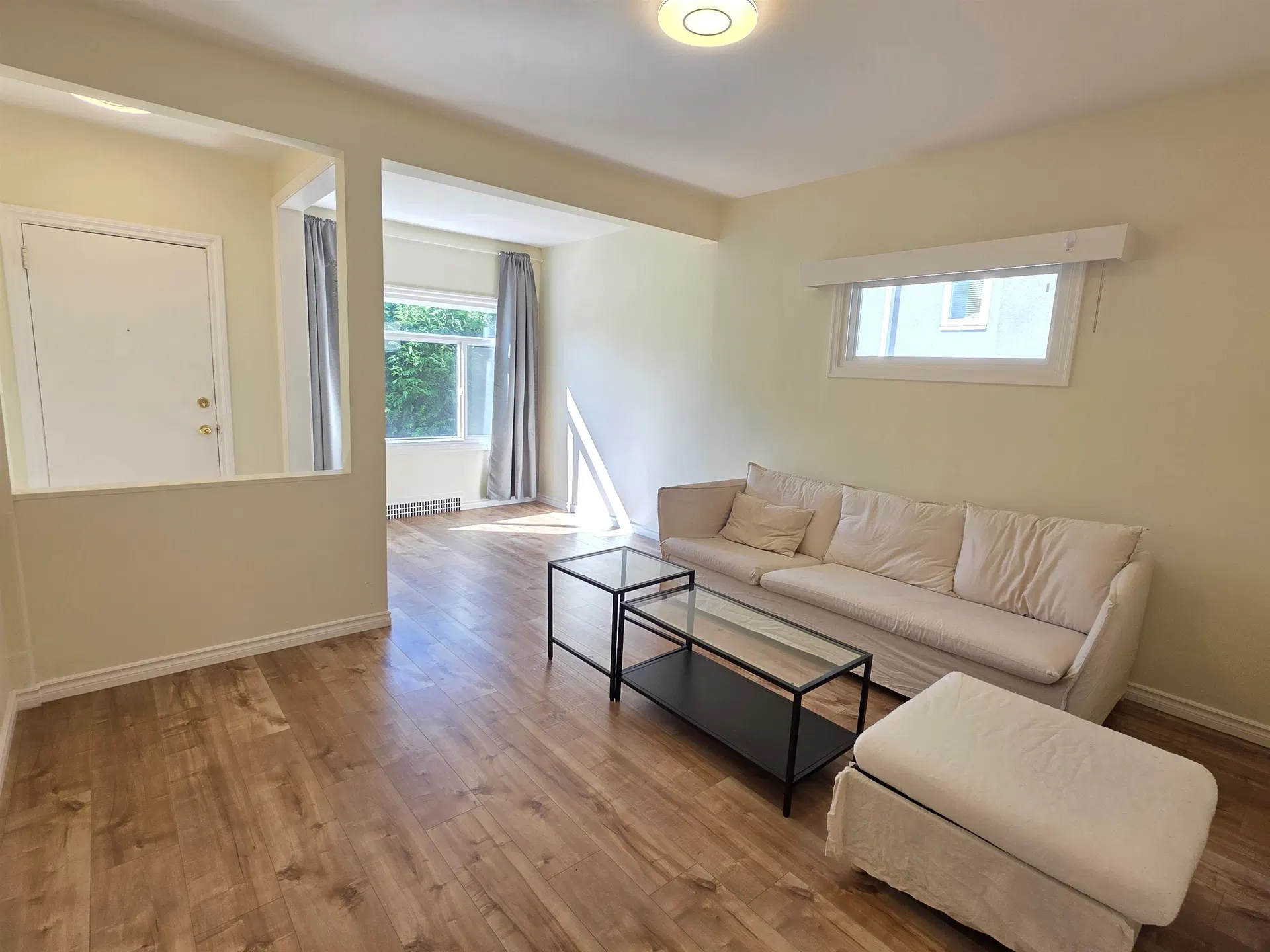 Photo 4 of 34 at 149 E 47th Avenue