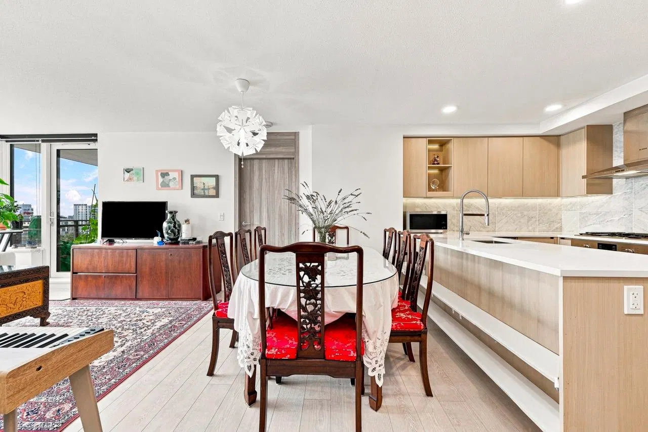 Photo 4 of 28 at #1206 – 3300 Ketcheson Road
