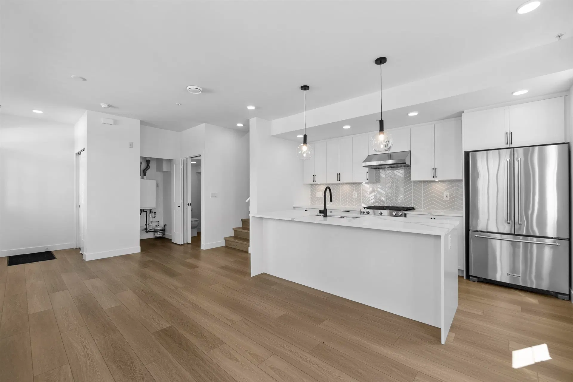 Photo 3 of 40 at #125 – 720 Robinson Street