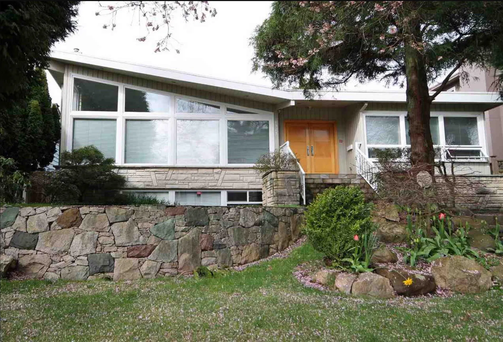 Photo 1 of 1 at 6921 Laurel Street