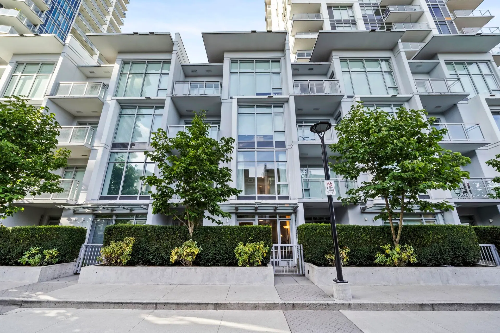 Photo 2 of 40 at TH103 – 2351 Beta Avenue