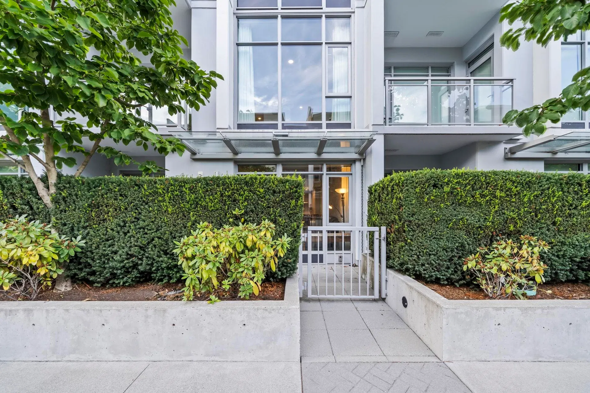 Photo 3 of 40 at TH103 – 2351 Beta Avenue