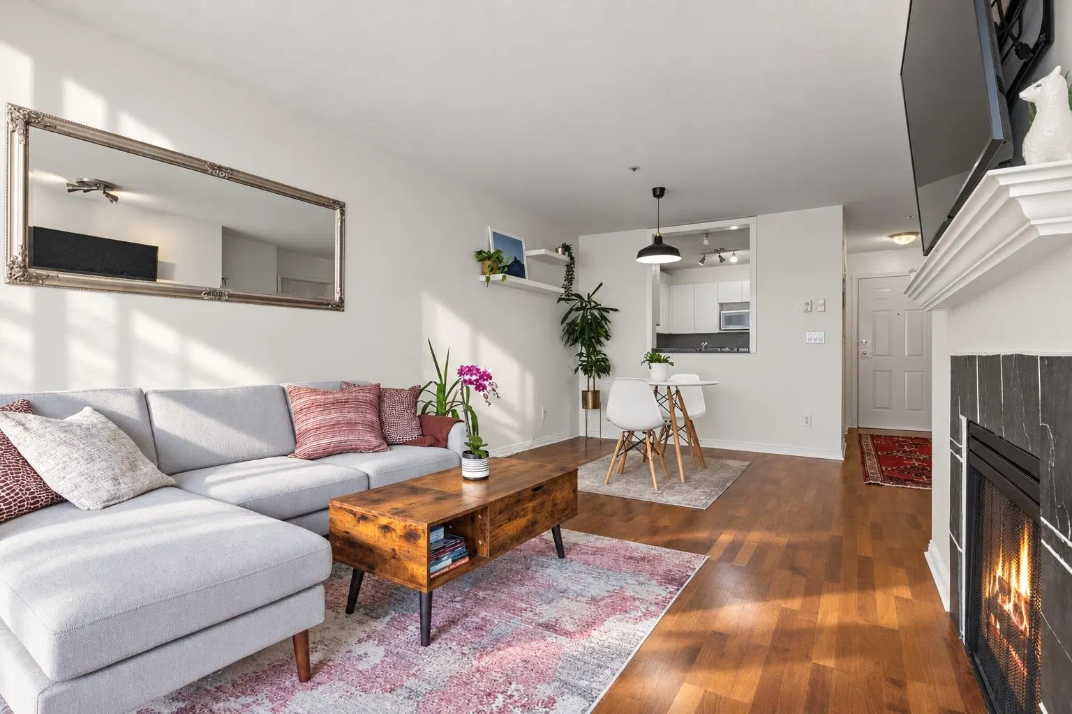 Photo 3 of 27 at #205 – 2975 Princess Crescent