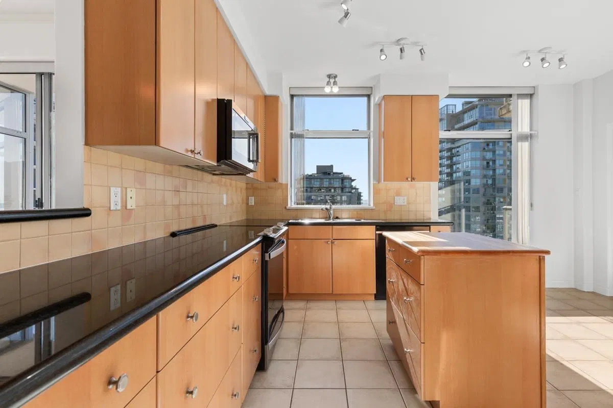 Photo 2 of 32 at #1406 – 160 E 13th Street
