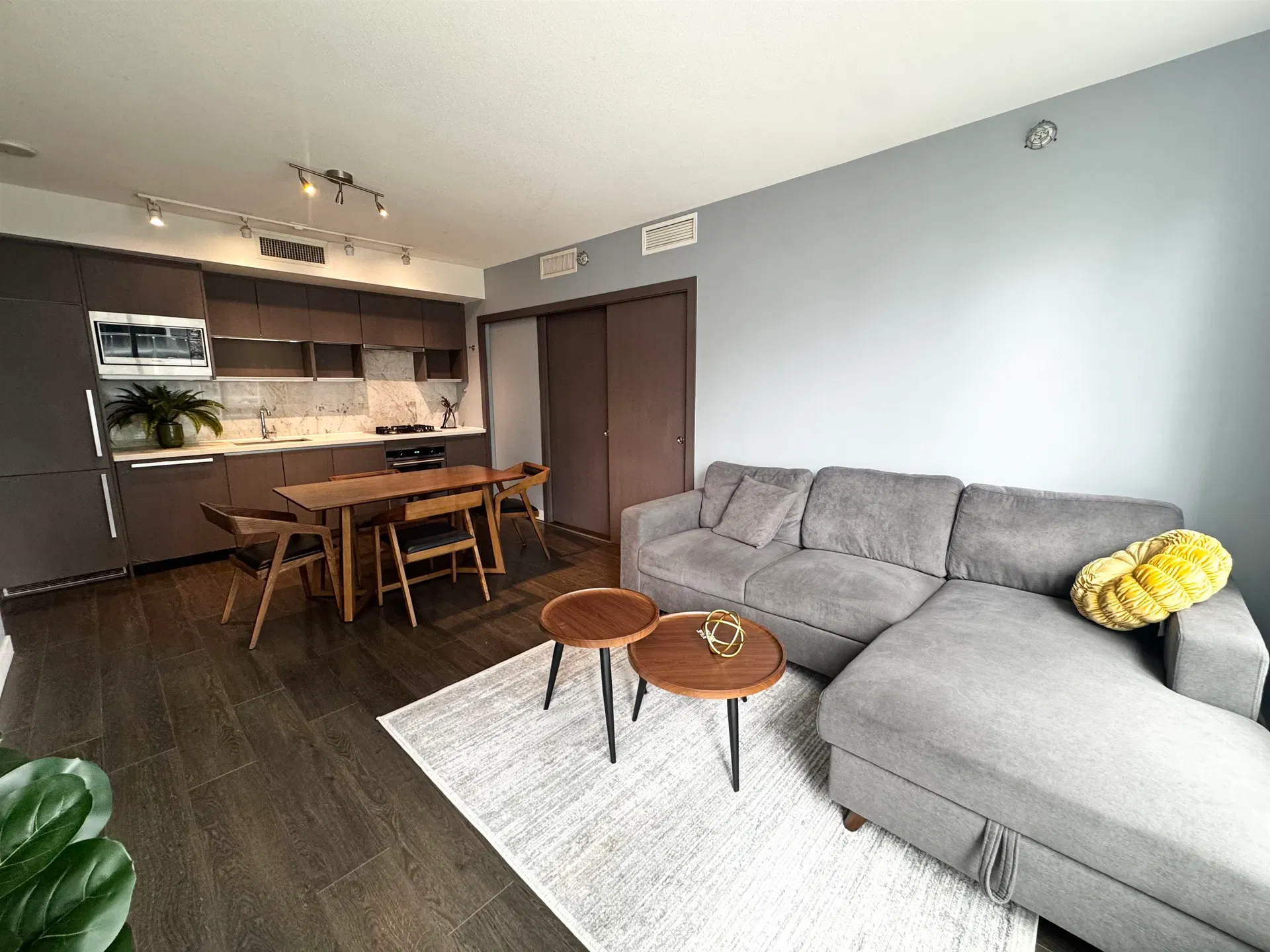 Photo 4 of 22 at #517 – 68 Smithe Street