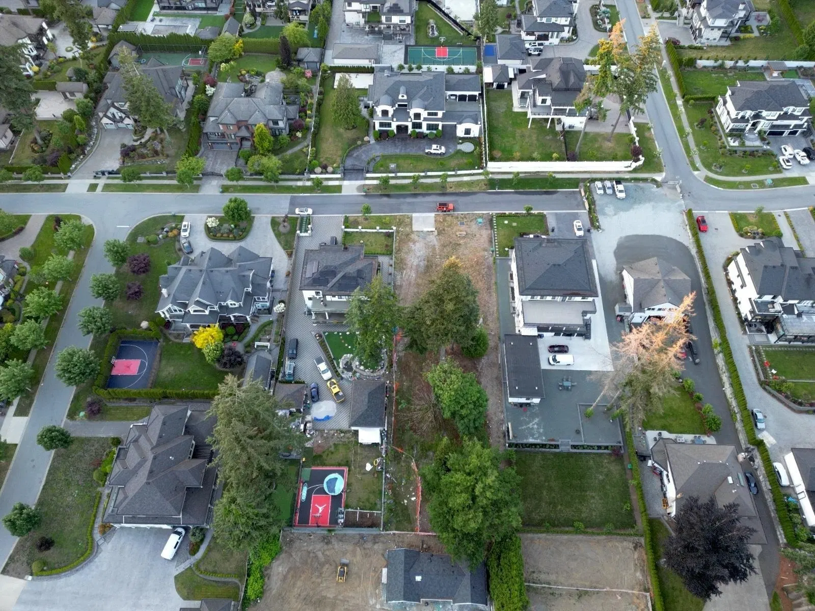 Photo 4 of 7 at 13088 57 Avenue