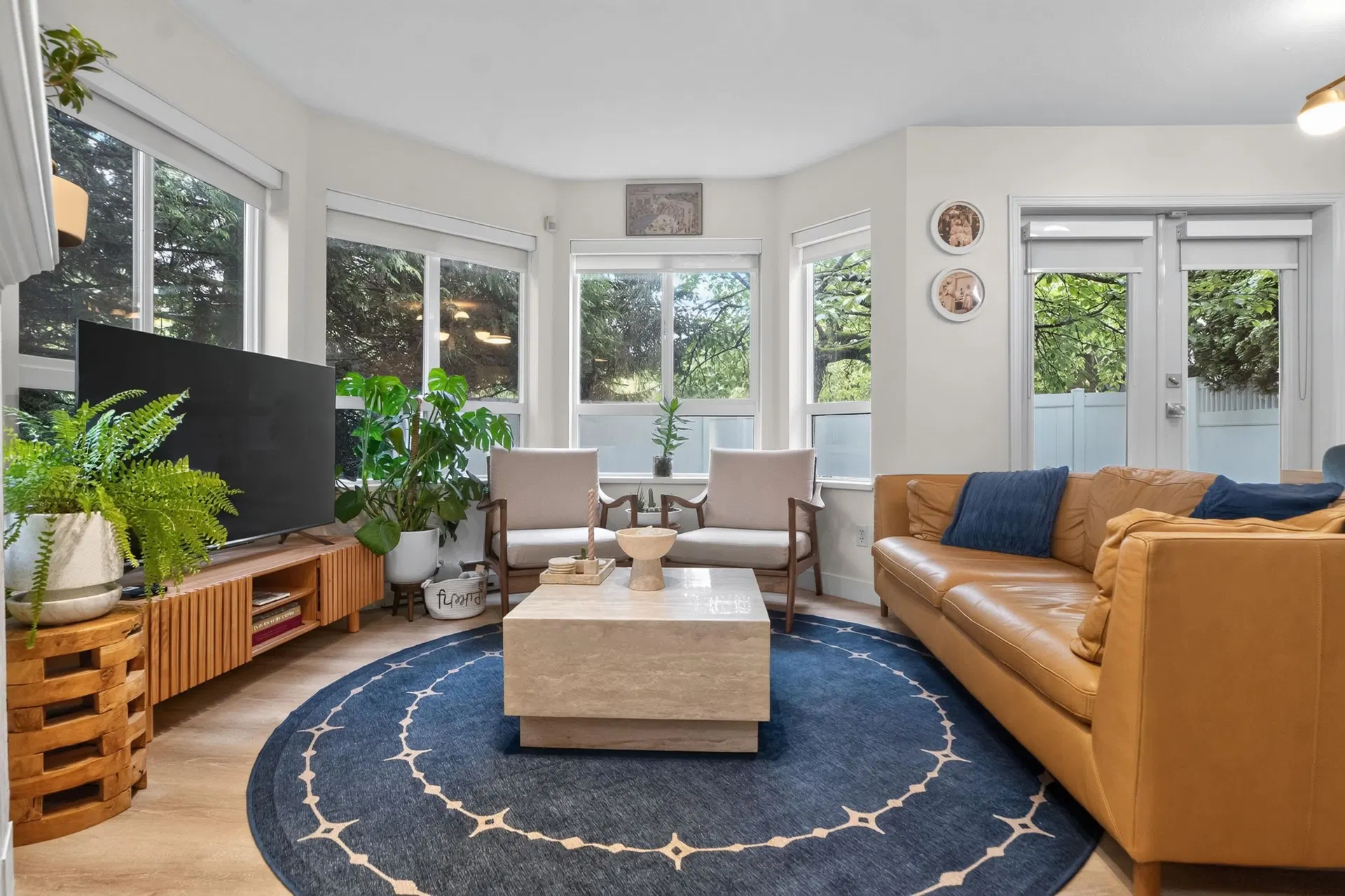 Photo 5 of 37 at #2 – 6577 Southoaks Crescent