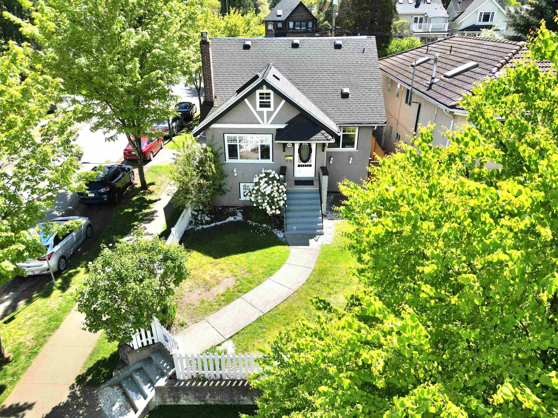 Photo 1 of 40 at 404 W 18th Avenue