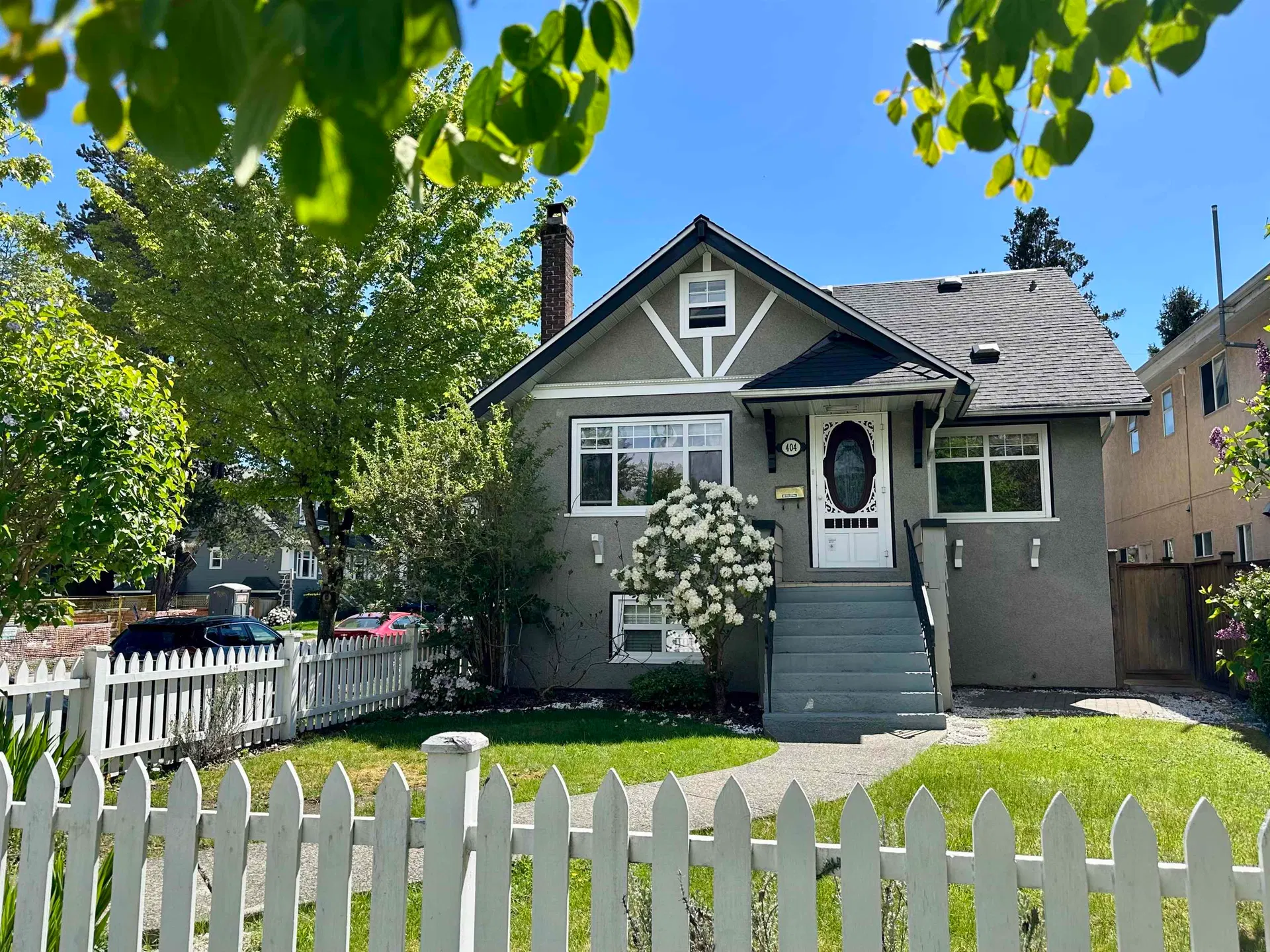 Photo 5 of 40 at 404 W 18th Avenue