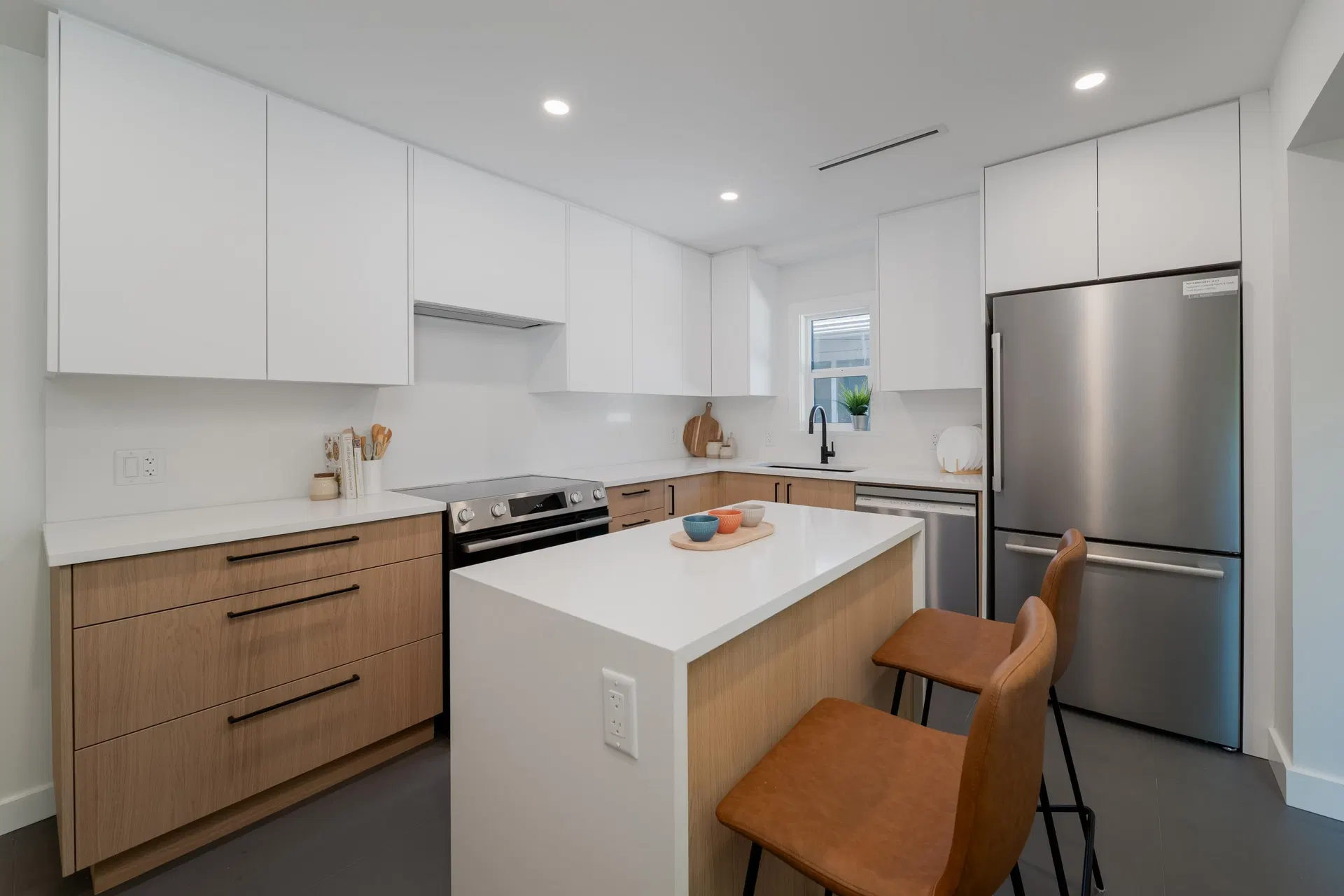 Photo 5 of 37 at 2280 Blenheim Street