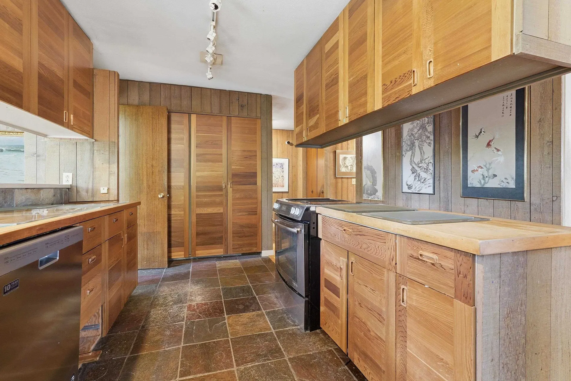Photo 4 of 21 at 792 W 54th Avenue