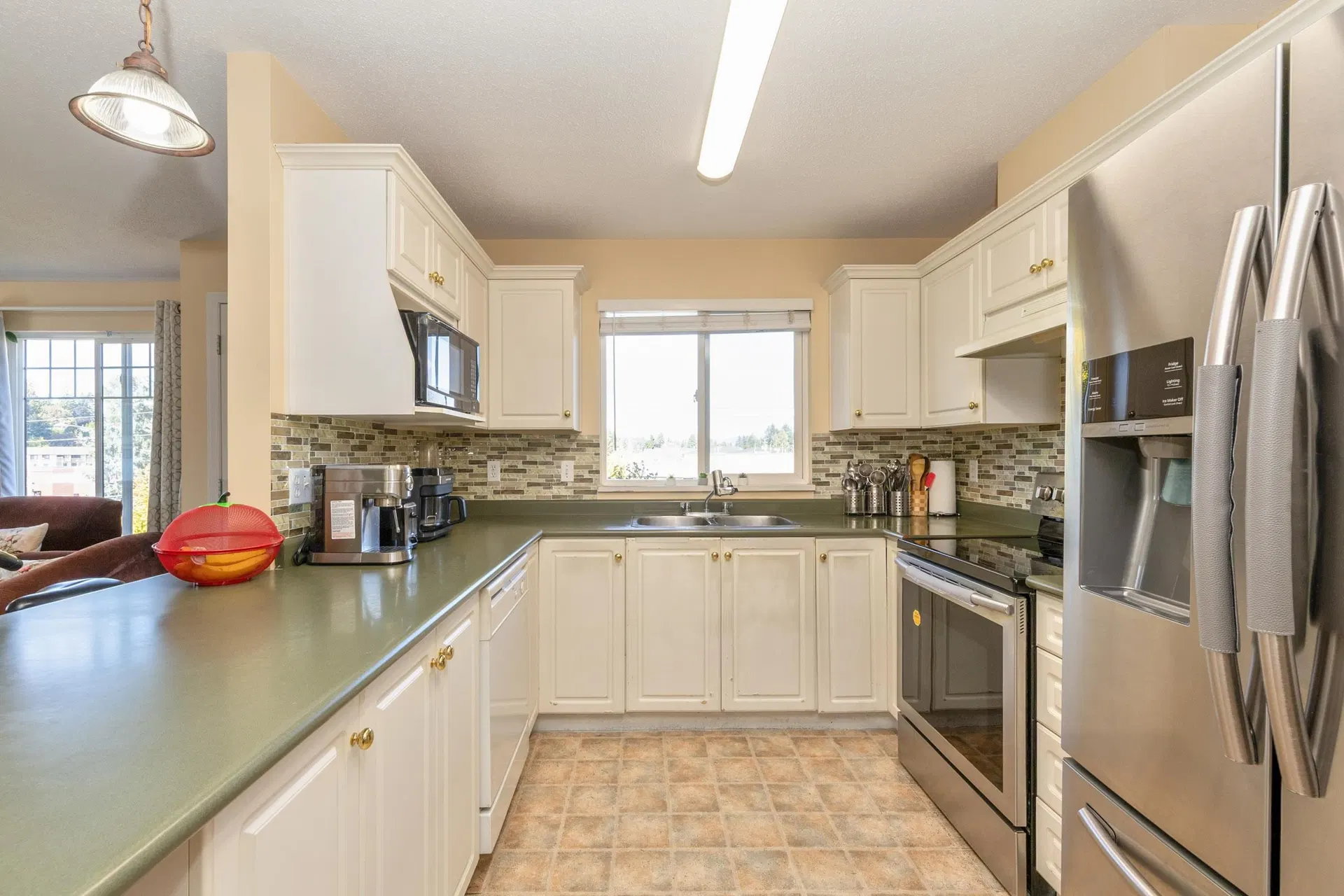 Photo 4 of 19 at #303 – 2350 Westerly Street