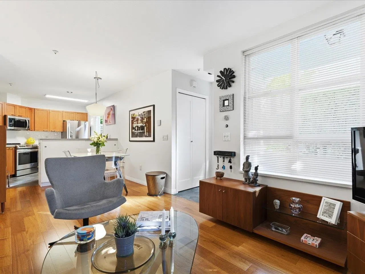 Photo 5 of 23 at #101 – 685 W 7th Avenue