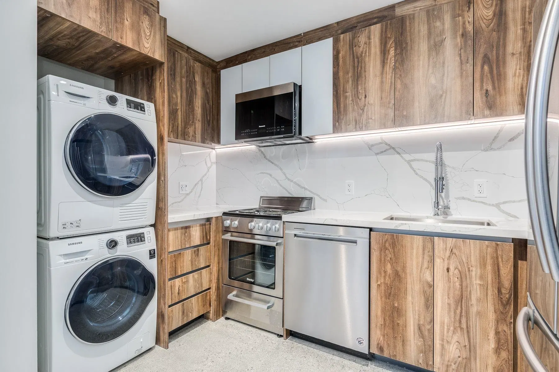 Photo 2 of 26 at #305 – 1170 Barclay Street