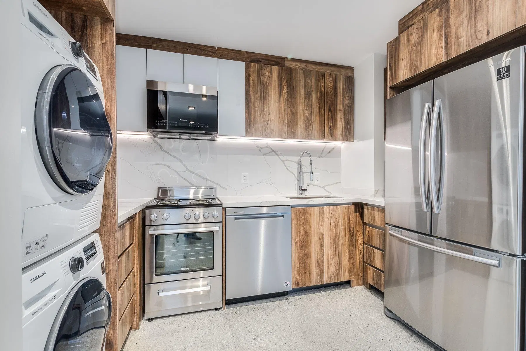 Photo 4 of 26 at #305 – 1170 Barclay Street