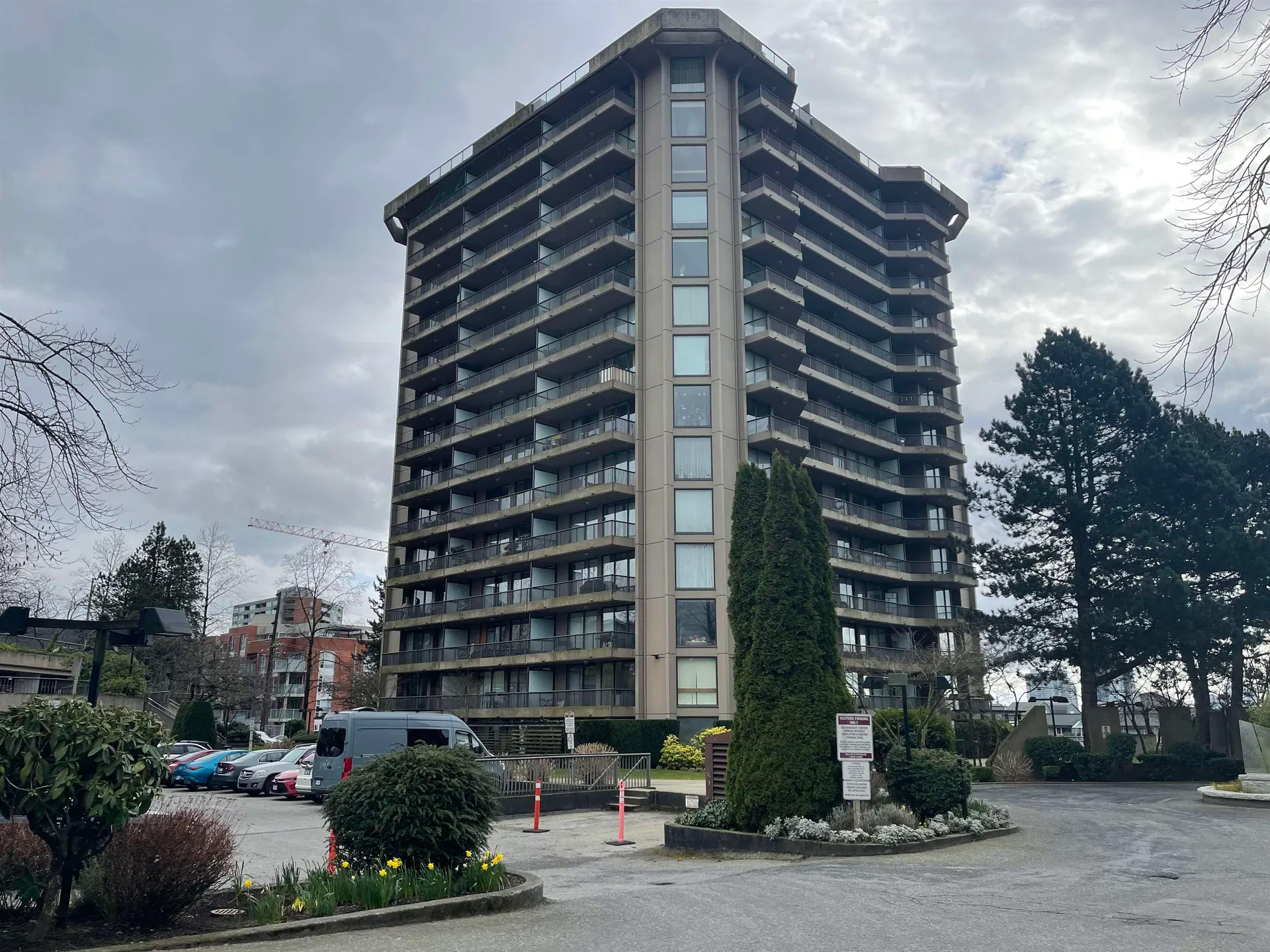 #206 – 3760 Albert Street