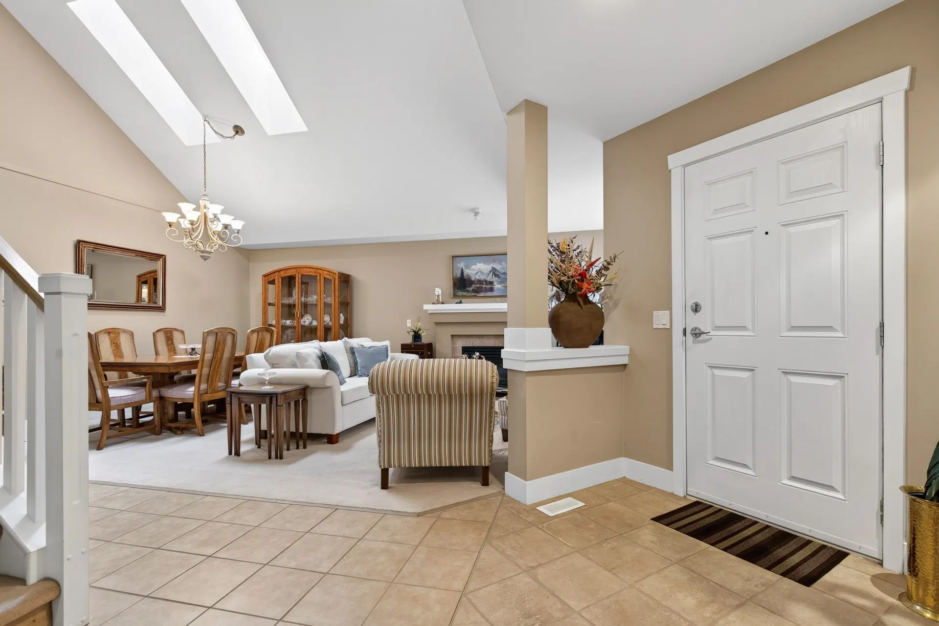 Photo 5 of 40 at #96 – 15500 Rosemary Heights Crescent