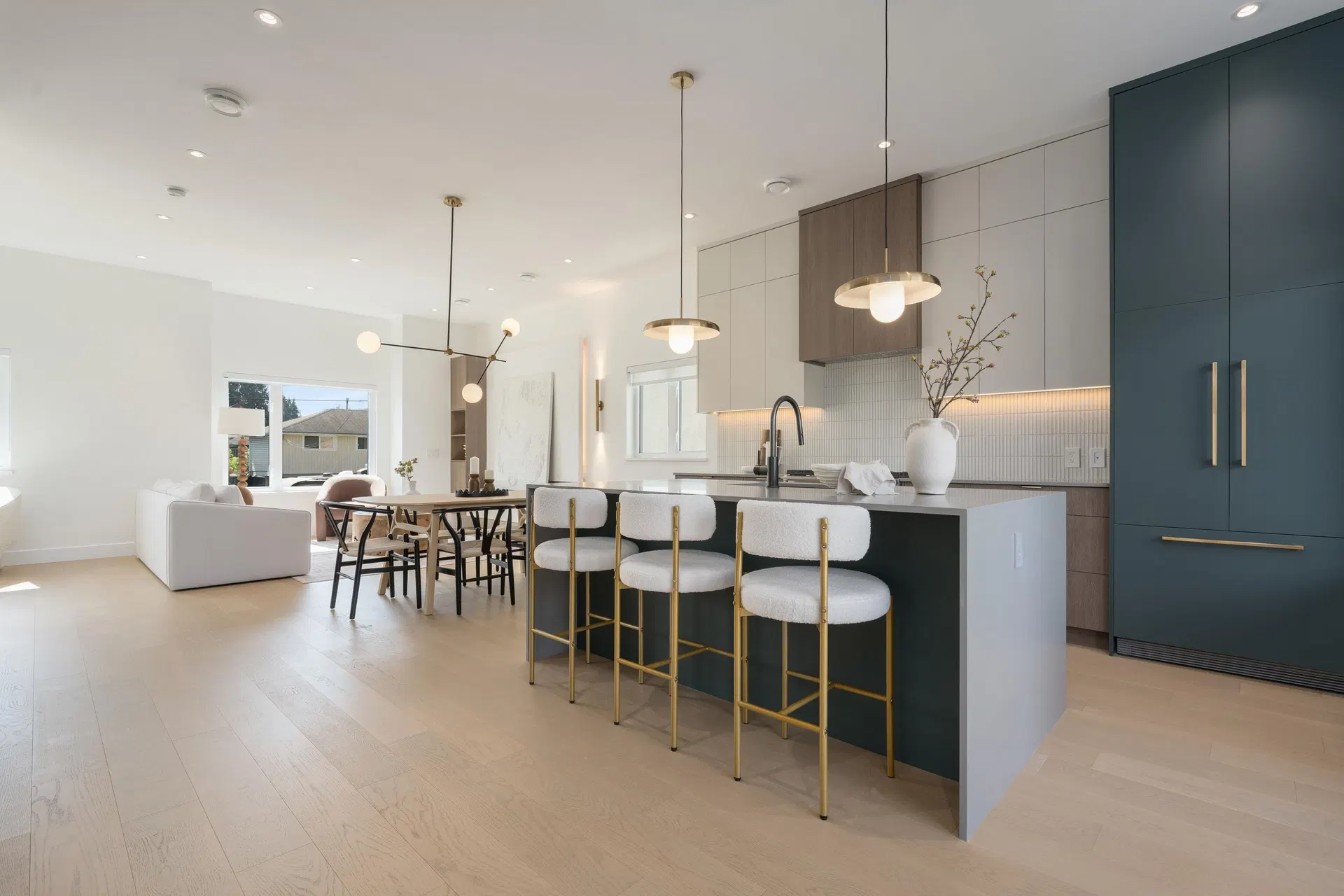 Photo 5 of 38 at #3 – 8483 16 Avenue