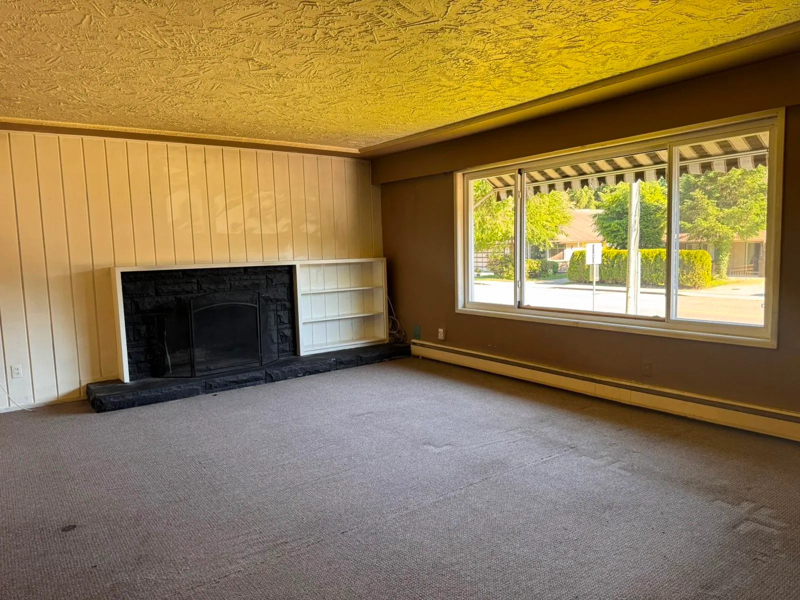 Photo 2 of 10 at 21729 124 Avenue