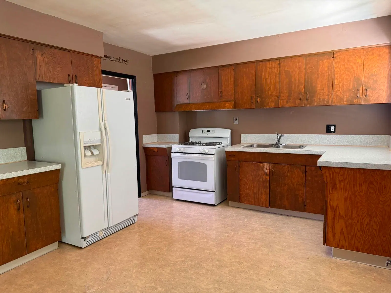 Photo 5 of 10 at 21729 124 Avenue