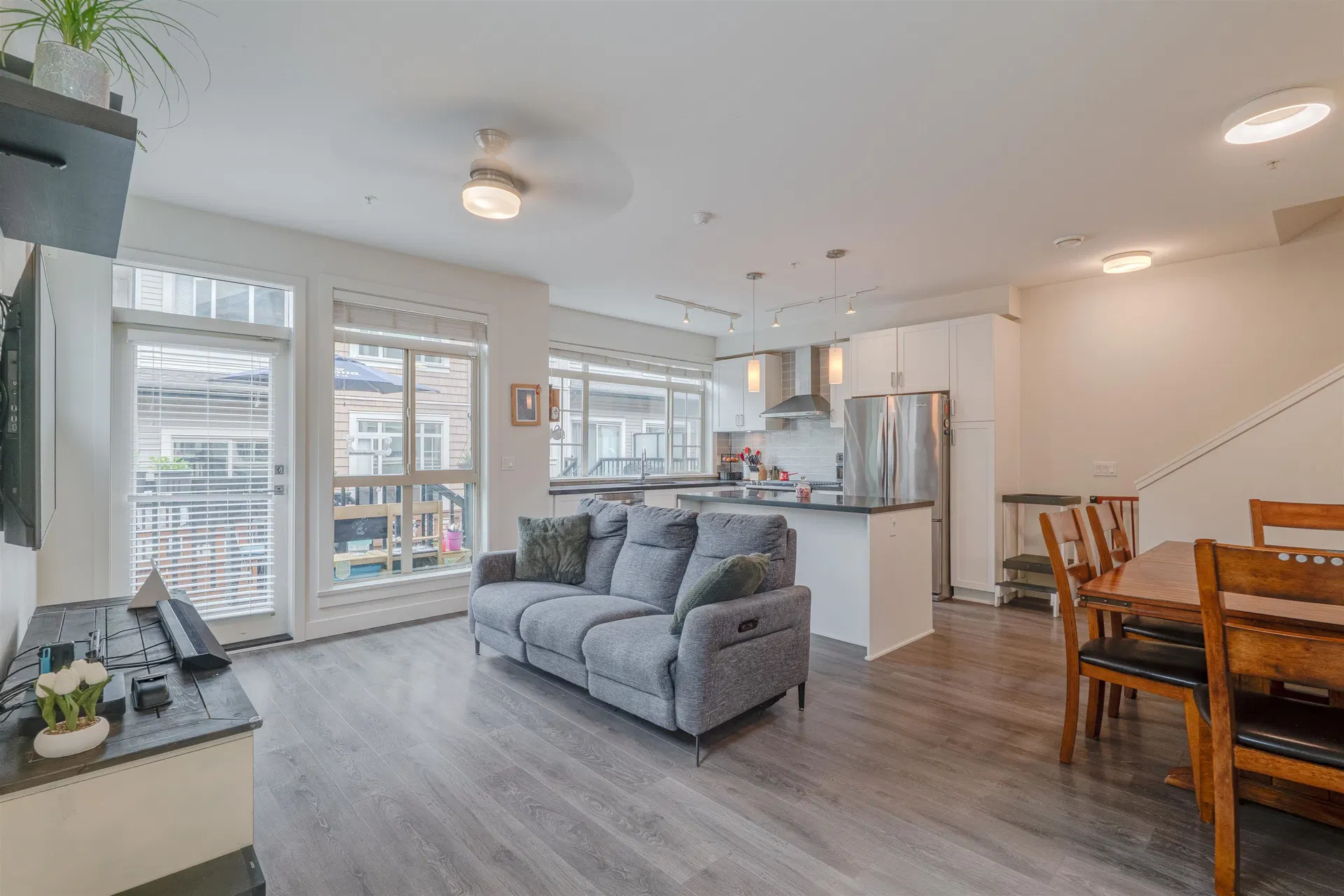 Photo 5 of 32 at #158 – 11305 240 Street