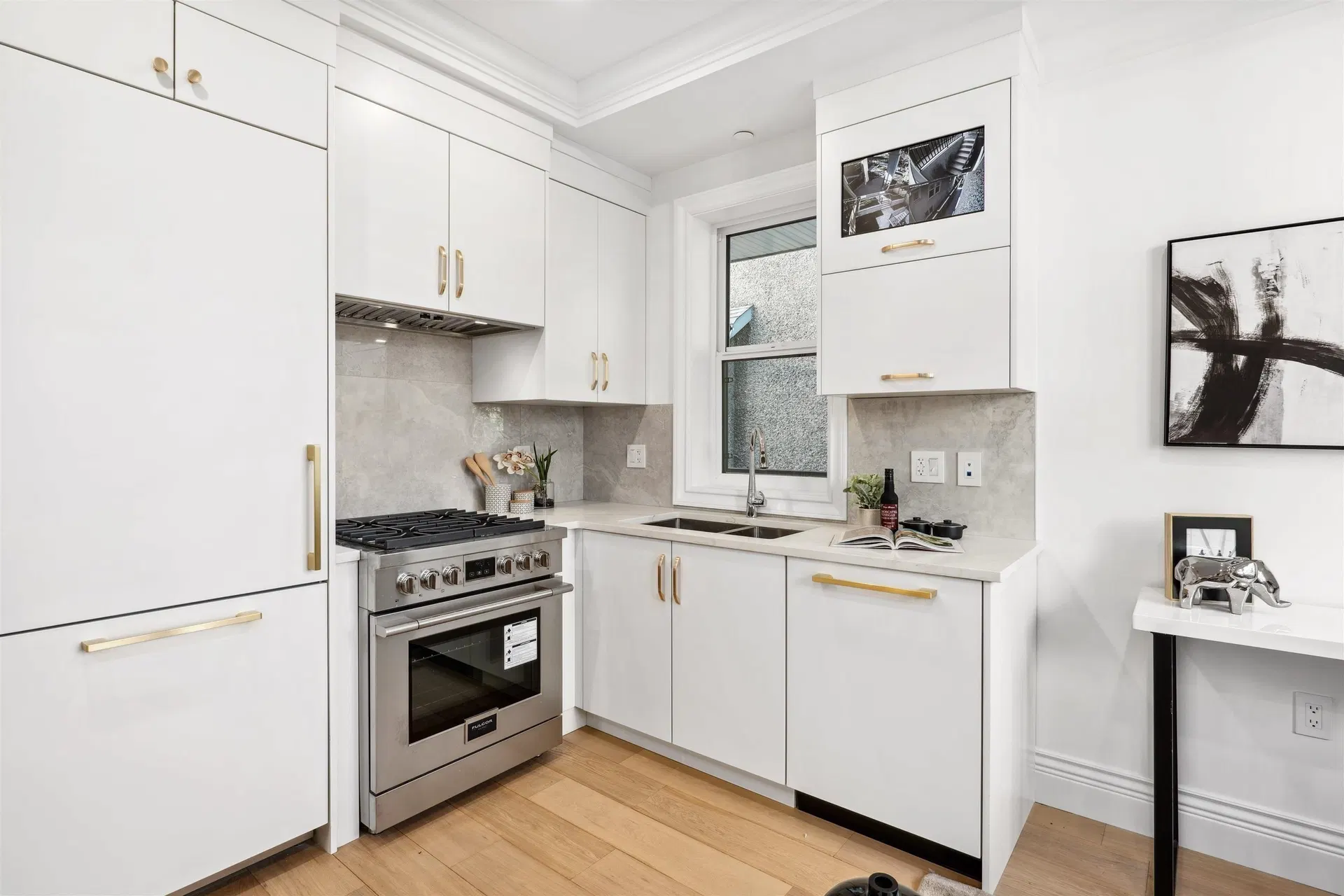 Photo 5 of 12 at 3812 W 15th Avenue