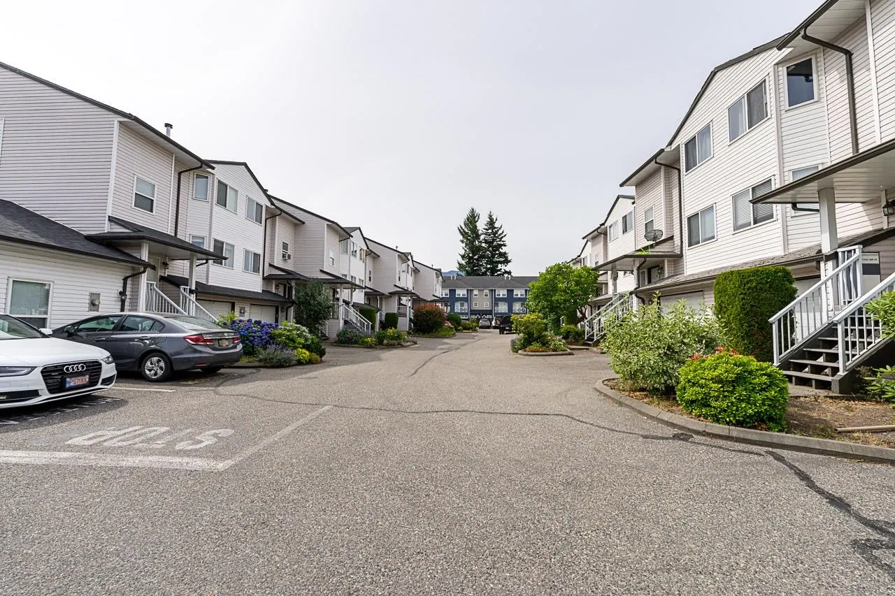 Photo 3 of 34 at #16 – 5950 Vedder Road