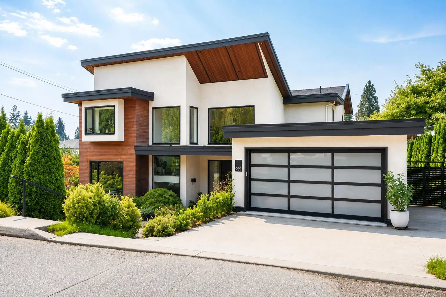 955 Forest Hills Drive