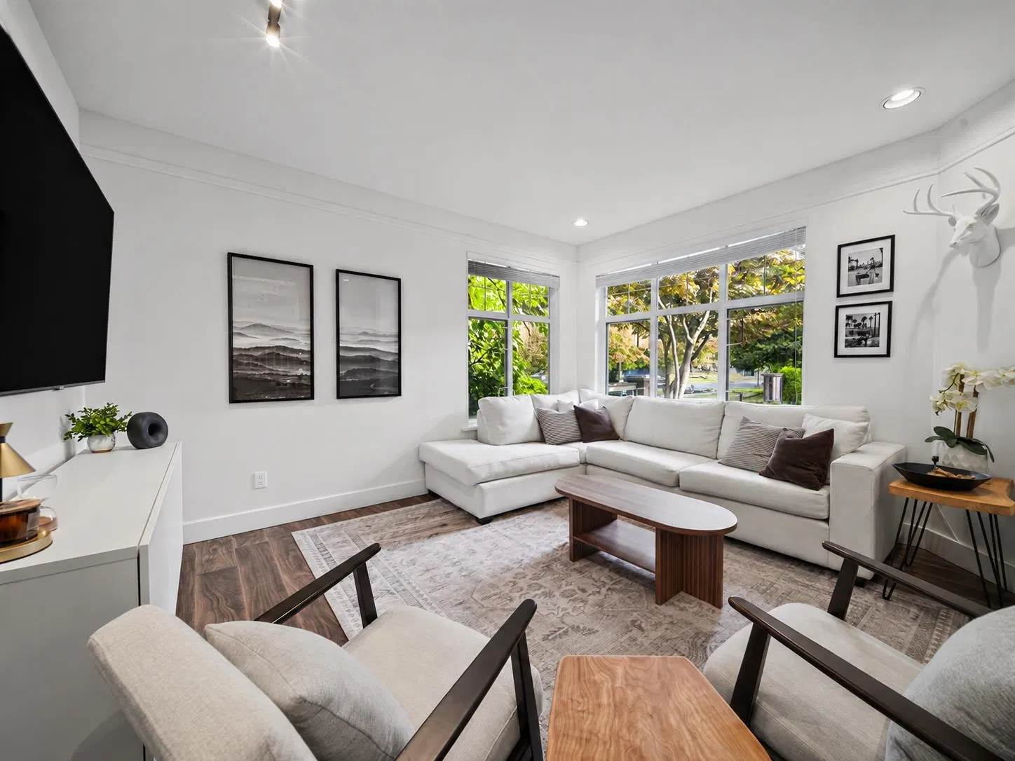 Photo 5 of 38 at #4 – 2123 Clarke Street