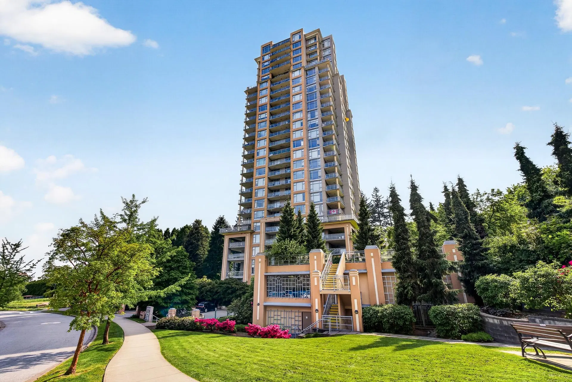Photo 1 of 38 at #1401 – 280 Ross Drive