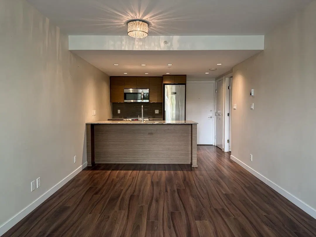 Photo 3 of 34 at #321 – 135 E 17th Street